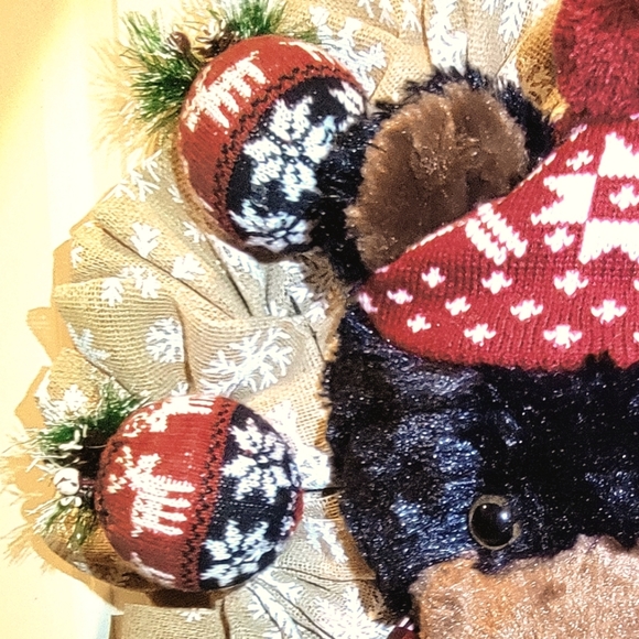 Winter Christmas Teddy Bear Wreath Deco Mesh knitted - Picture 7 of 10